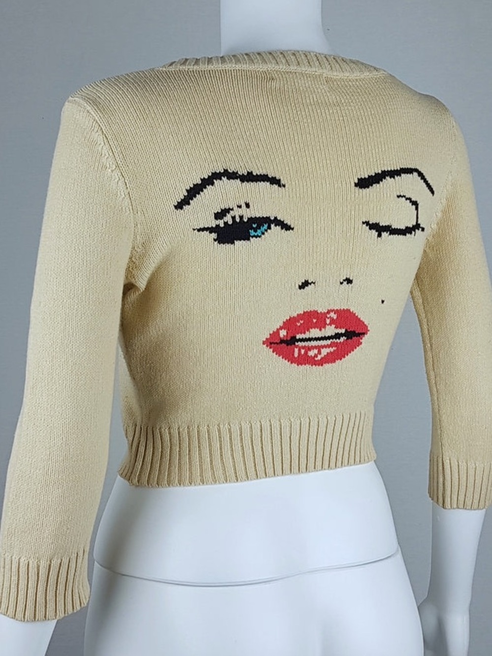 RARE Vintage Betsey Johnson Marilyn Monroe Wink Cropped Sweater Cream sz L Y2K - Picture 16 of 16